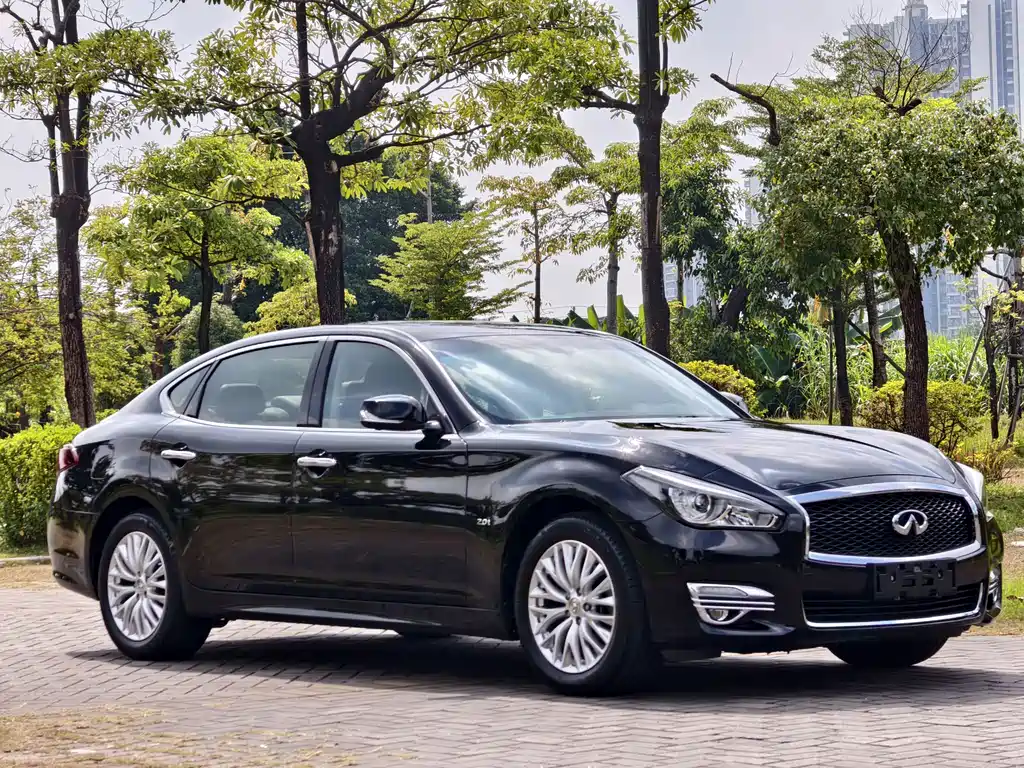 Infiniti Q70 — миниатюра 3