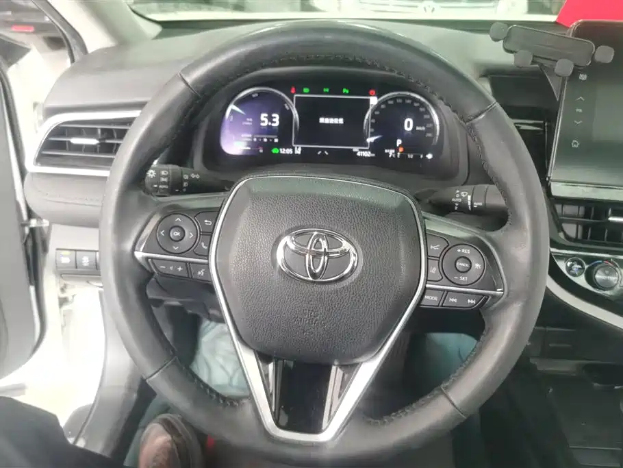 TOYOTA CAMRY