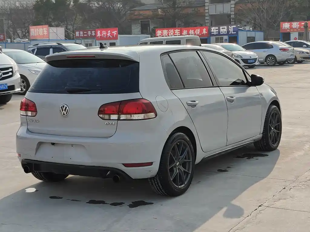 Volkswagen Golf GTI — миниатюра 11