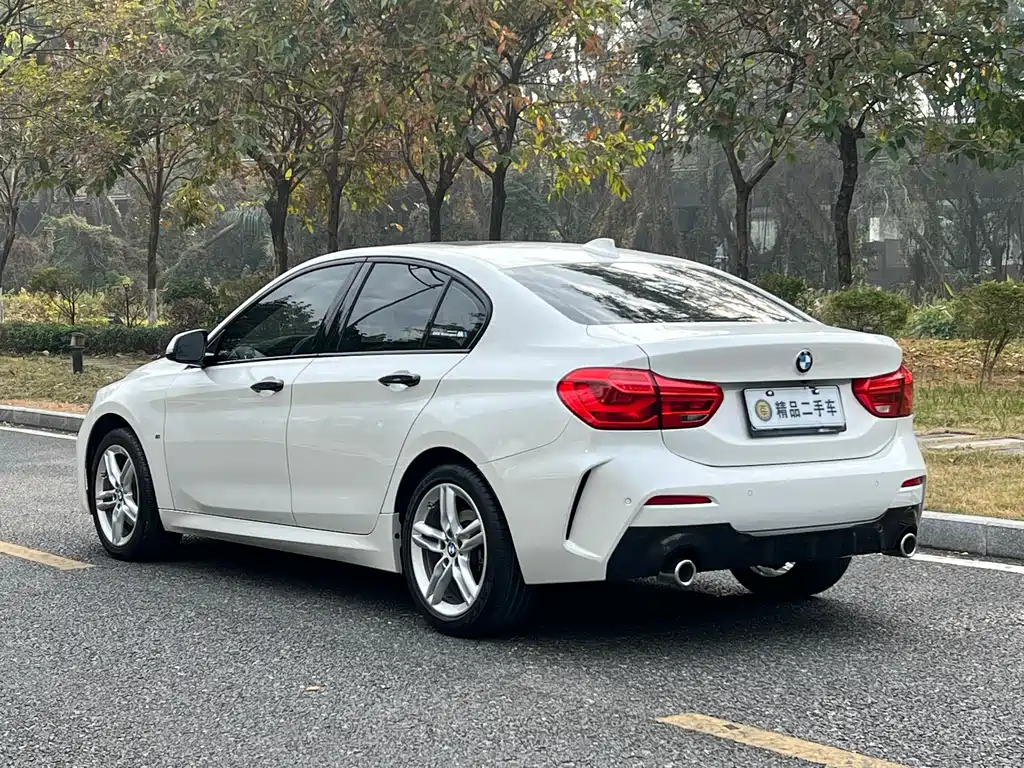 BMW 1 SERIES