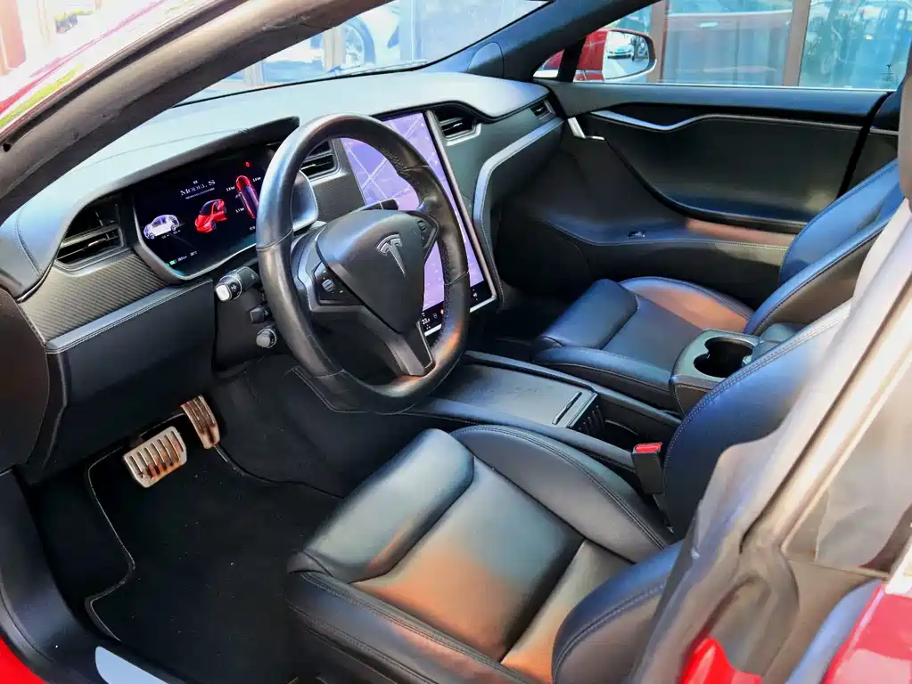 Tesla Model S — миниатюра 4