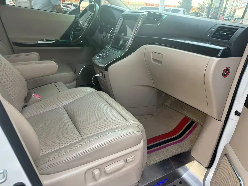 Toyota Alphard 2013 2.4L