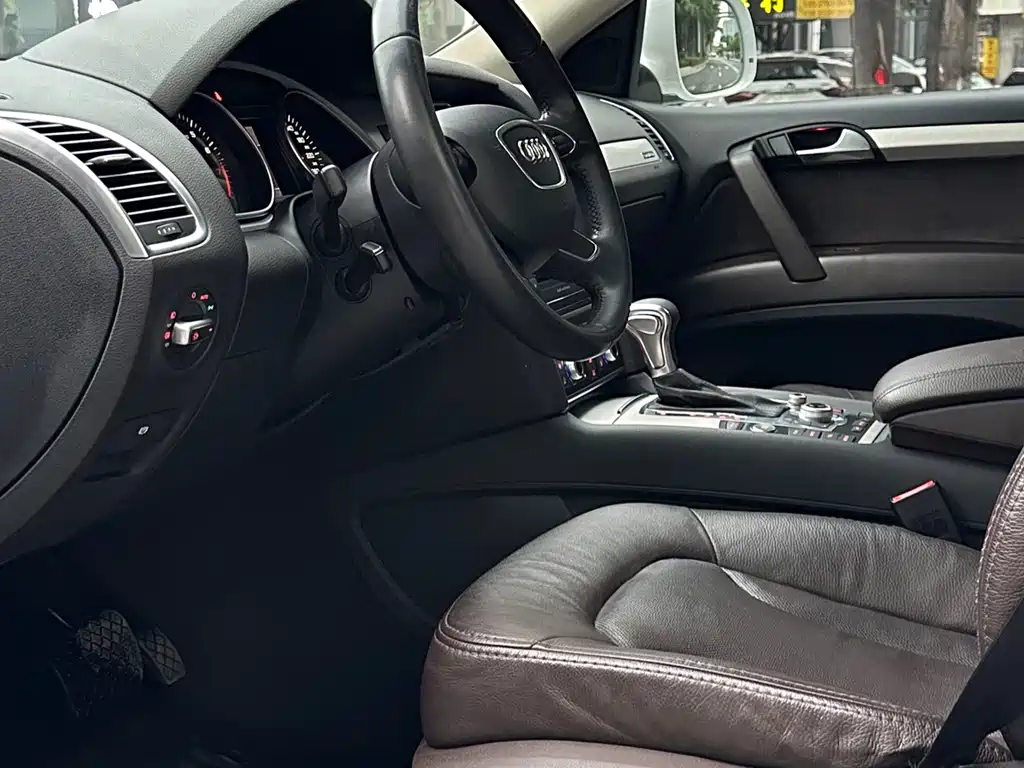 Audi Q7 — миниатюра 7