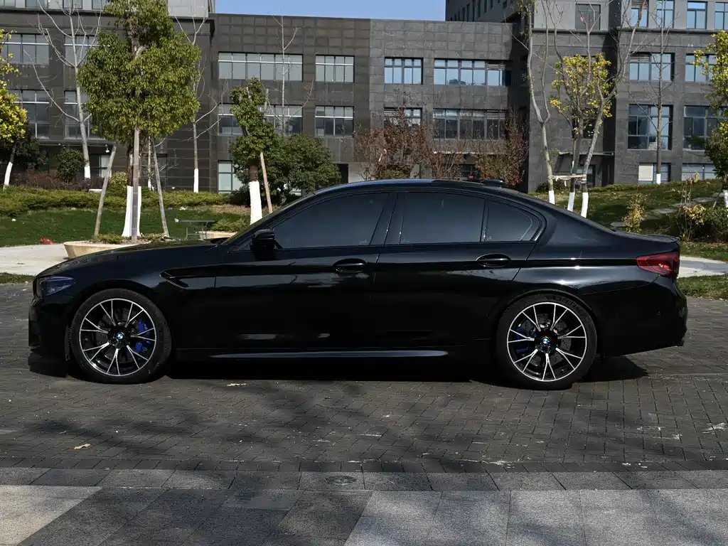 BMW M5