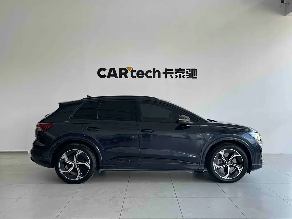 Audi Q4 e-tron 2023 — фото 7