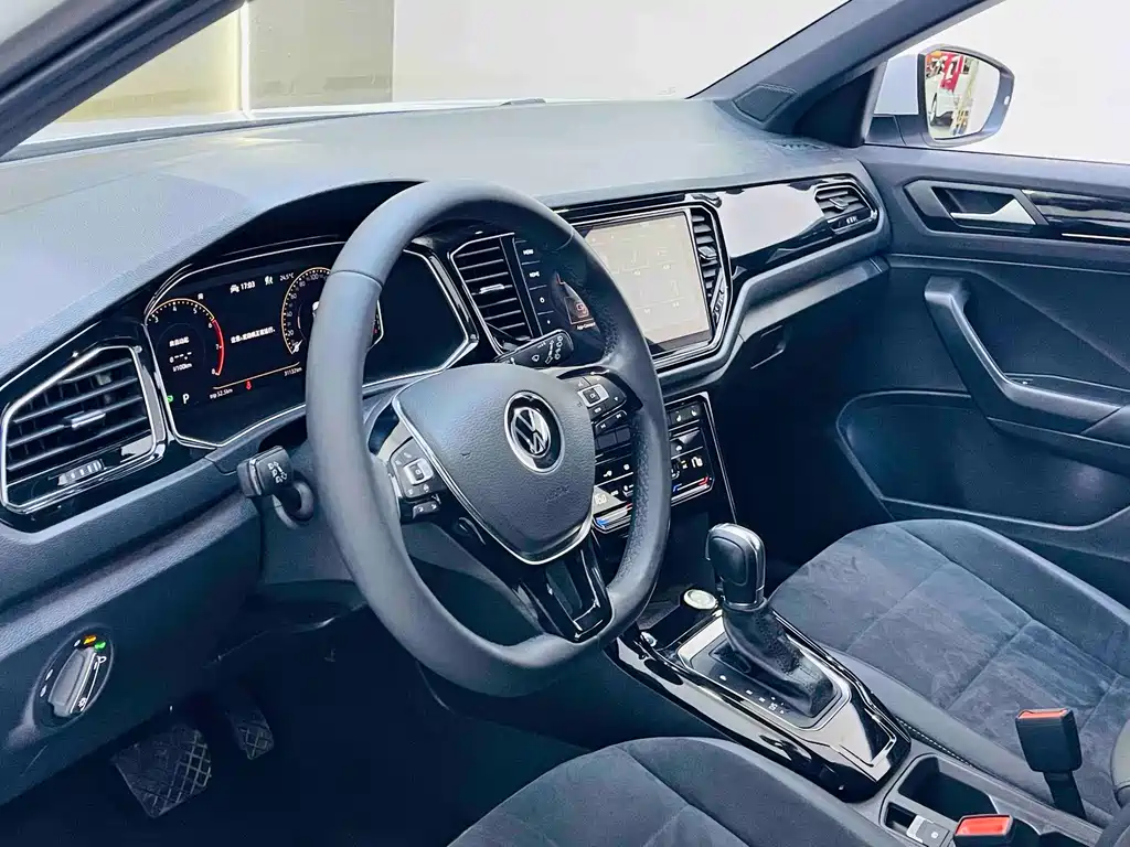 Volkswagen T-Roc — миниатюра 9