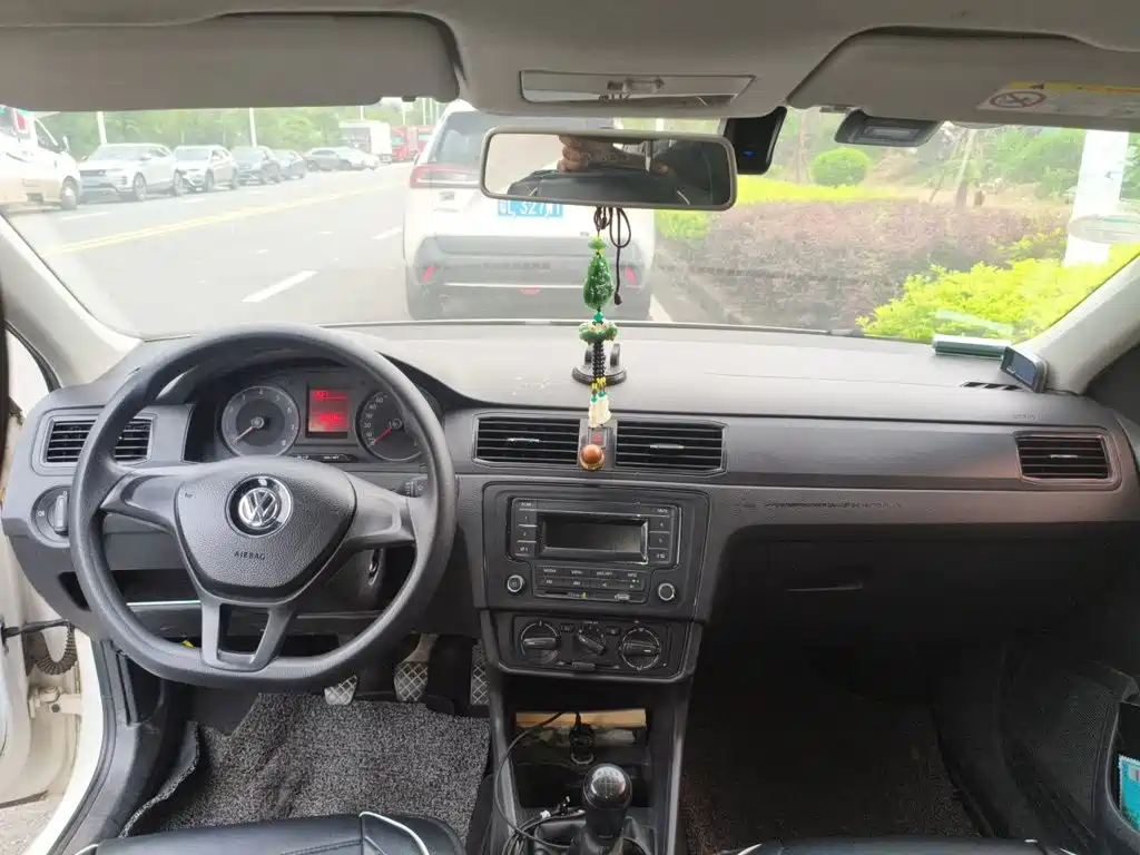 Volkswagen Santana — миниатюра 5