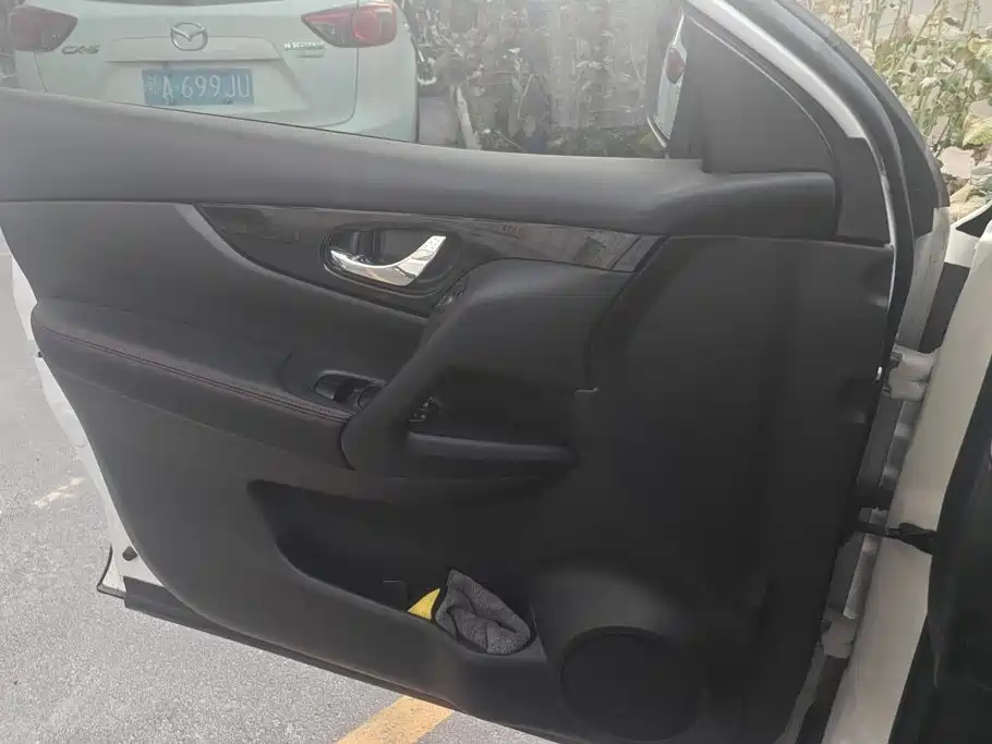 Nissan Qashqai — миниатюра 7