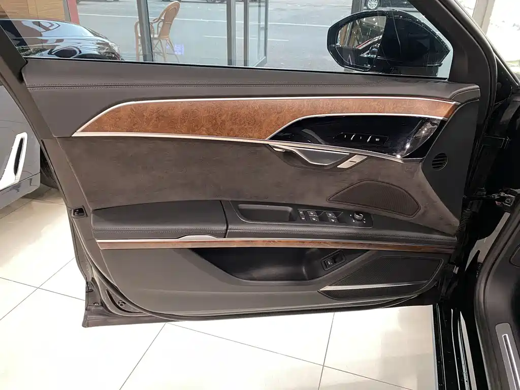 Audi A8 — миниатюра 15