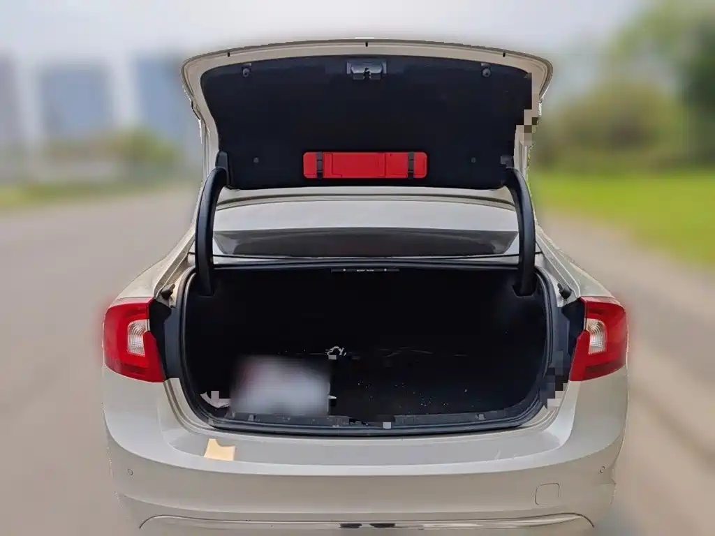Volvo S60 — миниатюра 10