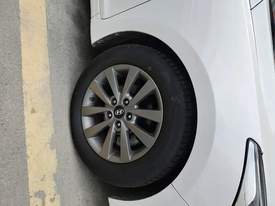 Hyundai Mistra — миниатюра 6