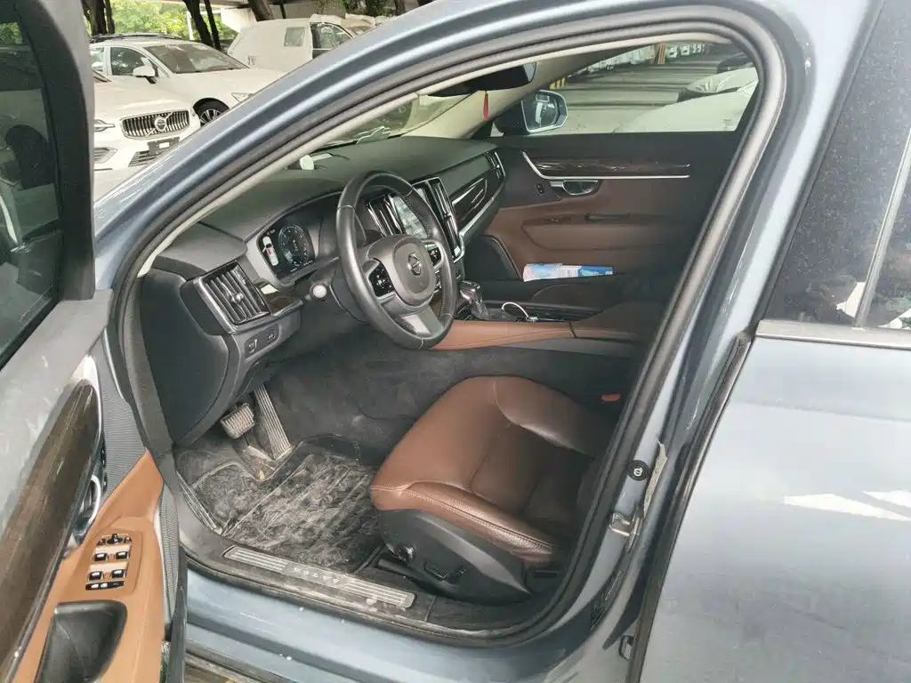 Volvo S90 — миниатюра 8
