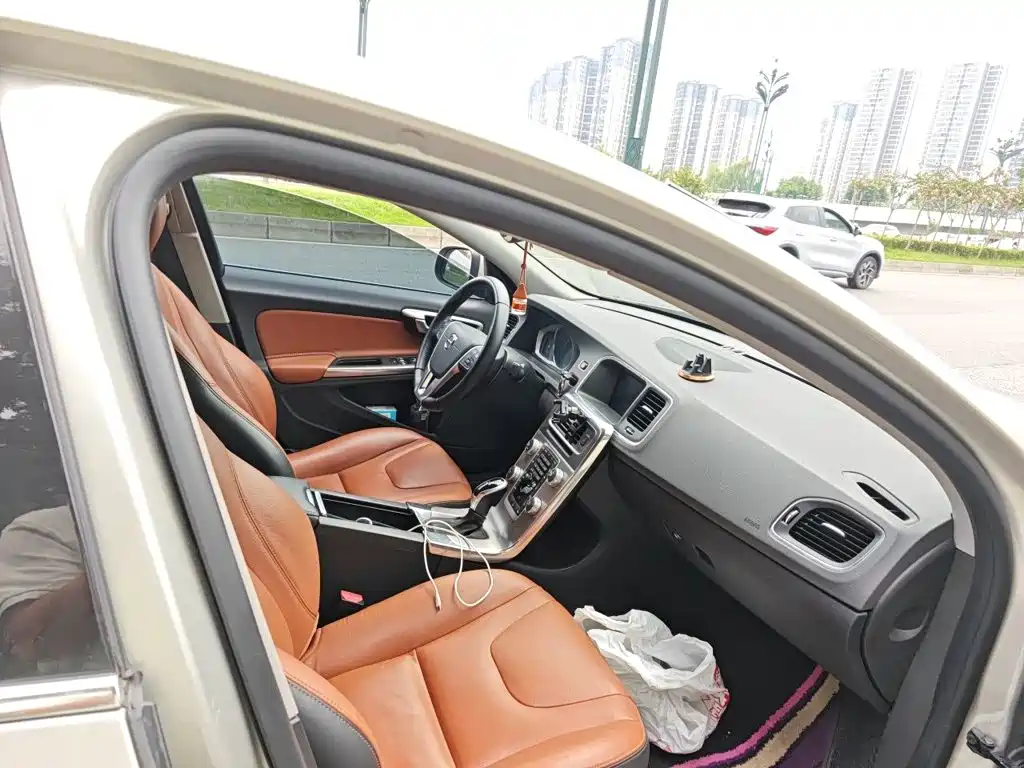 Volvo S60 — миниатюра 18