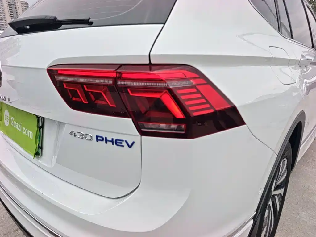 Volkswagen Tiguan L PHEV — миниатюра 8