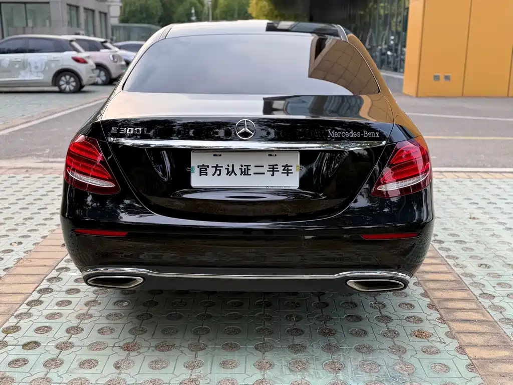 Mercedes-Benz E-Class — миниатюра 5