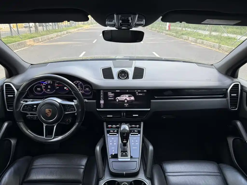 Porsche Cayenne — миниатюра 6