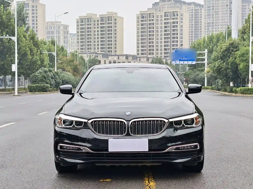 BMW 5 Series — миниатюра 11