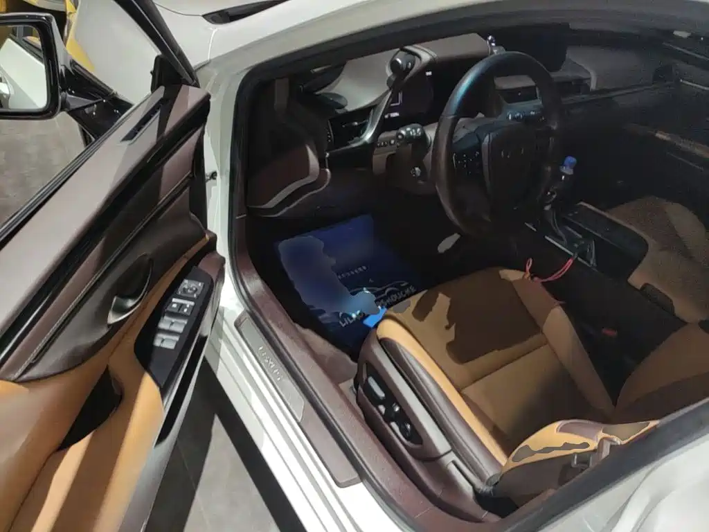 Lexus ES — миниатюра 16