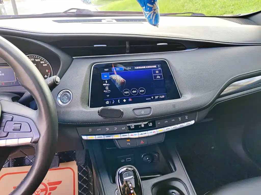 Cadillac XT4 — миниатюра 9