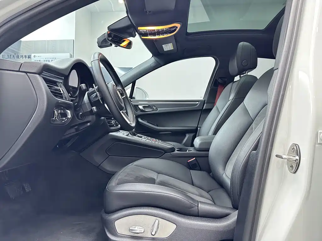 Porsche Macan — миниатюра 9