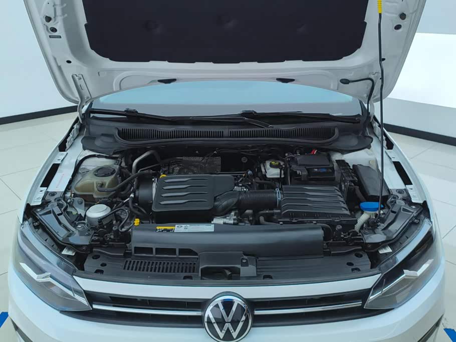 Volkswagen Polo 1.5 л 2022 г. Белый, пробег 48800 км