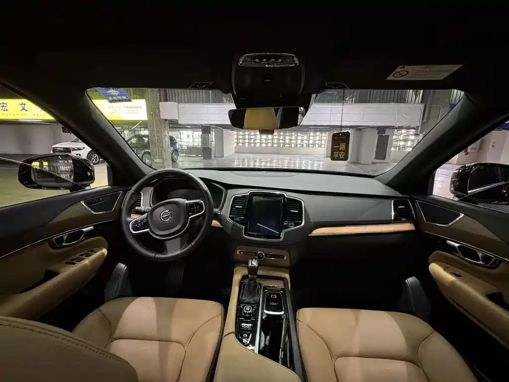 Volvo XC90 — миниатюра 6