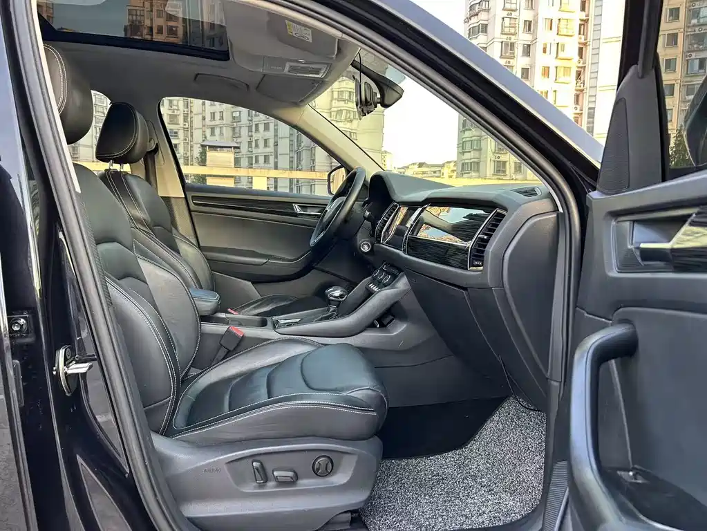 Skoda Kodiaq 2018 TSI330 7 мест Luxury