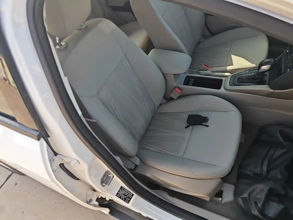 Ford Focus — миниатюра 25