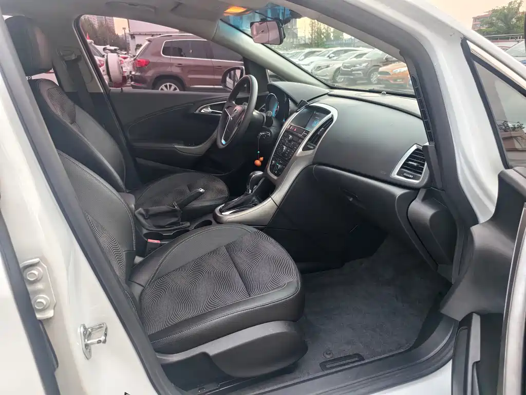 Buick Excelle — миниатюра 5