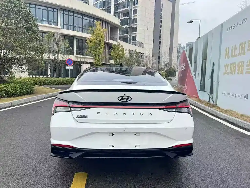 Hyundai Elantra — миниатюра 8