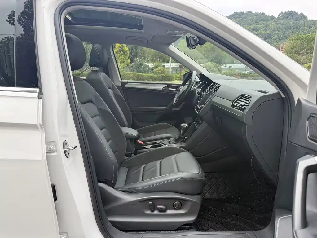 Volkswagen Tiguan L — миниатюра 6