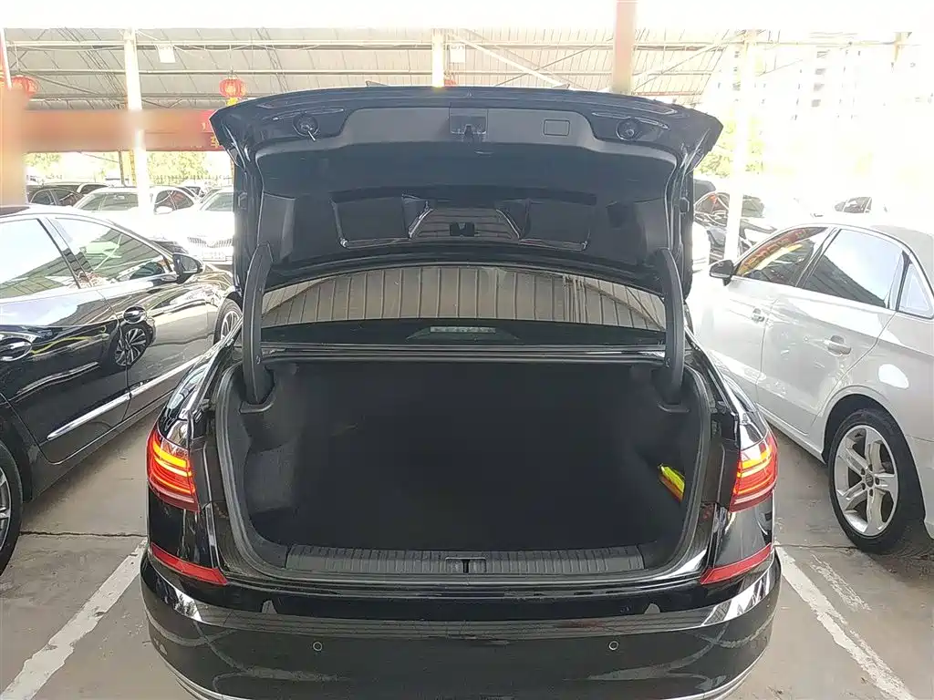 Volkswagen Passat 2023 330TSI Elite