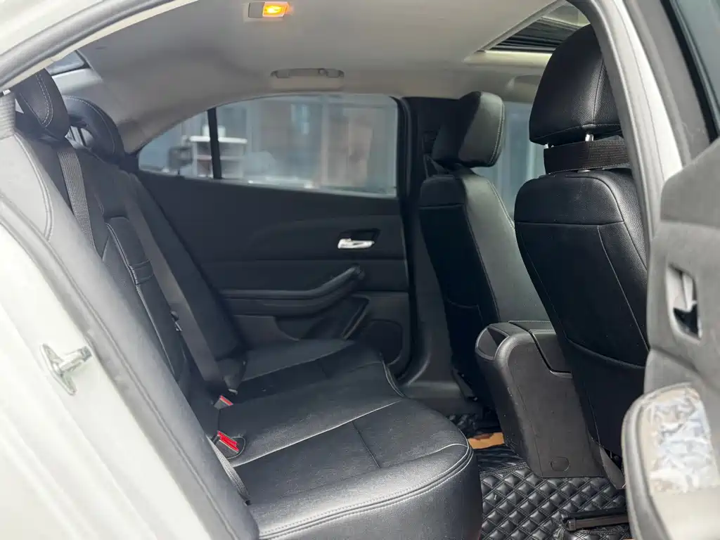 Chevrolet Malibu — миниатюра 14