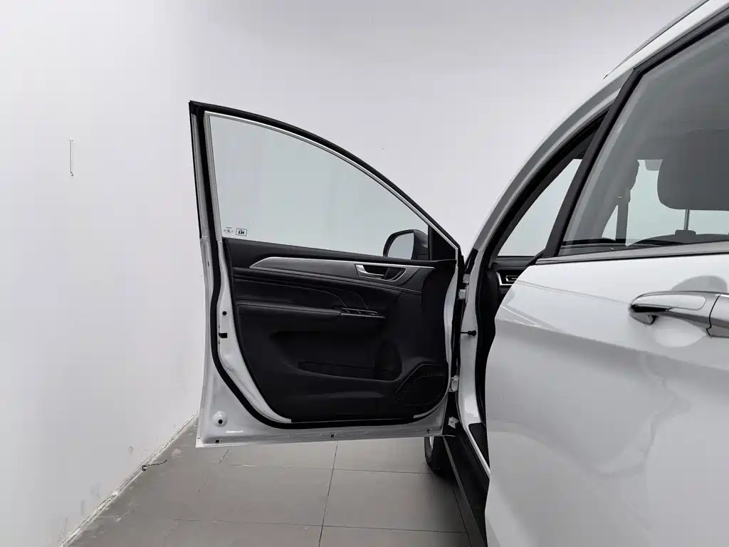 Haval M6 — миниатюра 8