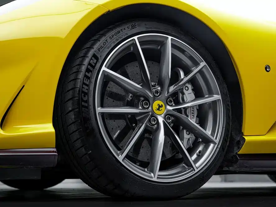 Ferrari 812 — миниатюра 10