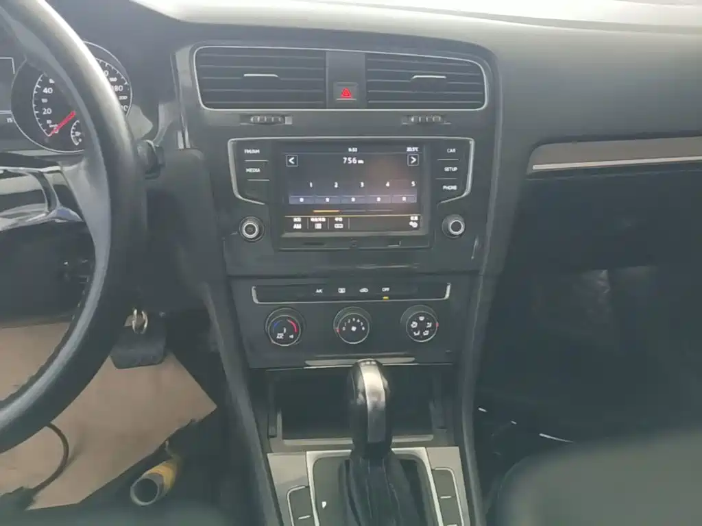 Volkswagen Golf — миниатюра 13