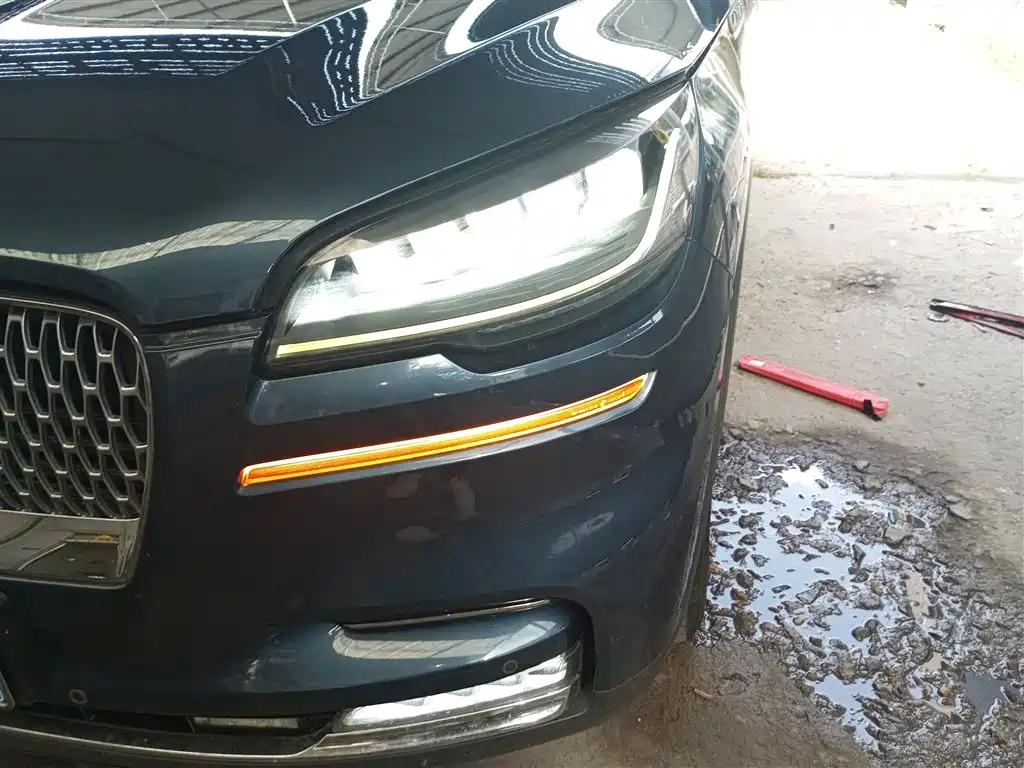 Lincoln Aviator (Import) — миниатюра 19