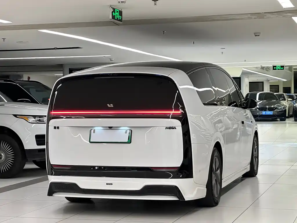 Li Auto MEGA 2025 Home