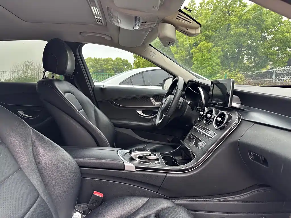 Mercedes-Benz C-Class — миниатюра 14