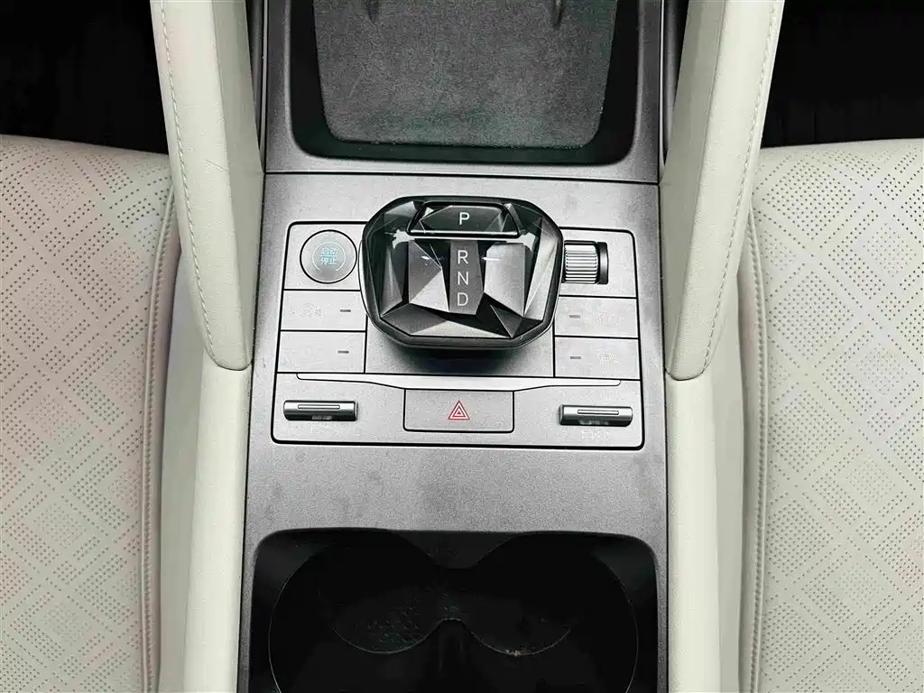 BYD Yuan UP — миниатюра 18