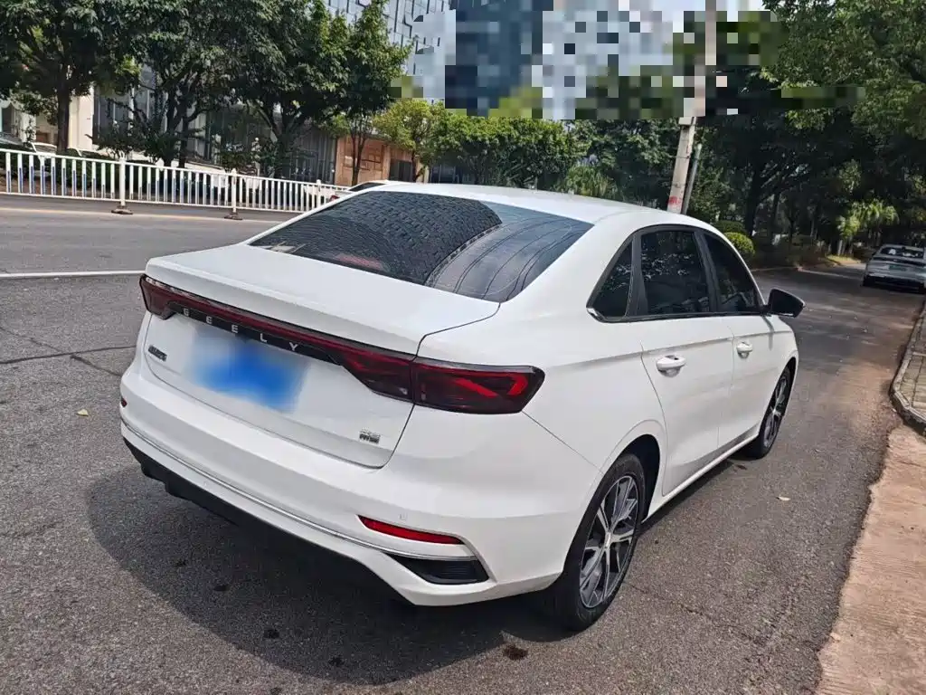 Geely Emgrand — миниатюра 7