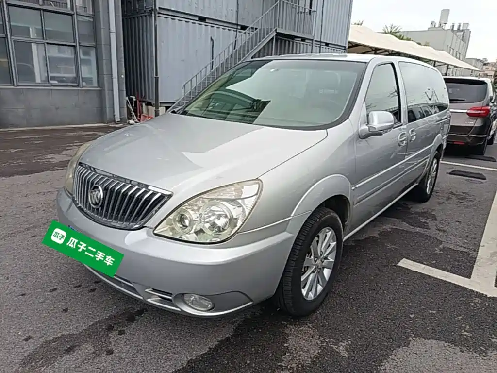 Buick GL8 — миниатюра 2