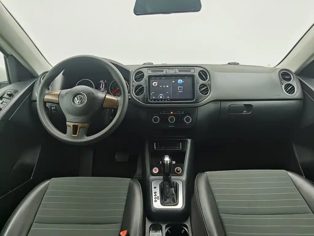 Volkswagen Tiguan — миниатюра 5