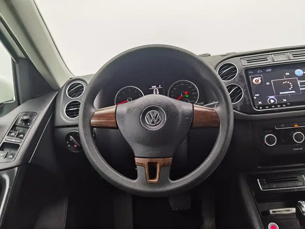 Volkswagen Tiguan — миниатюра 11