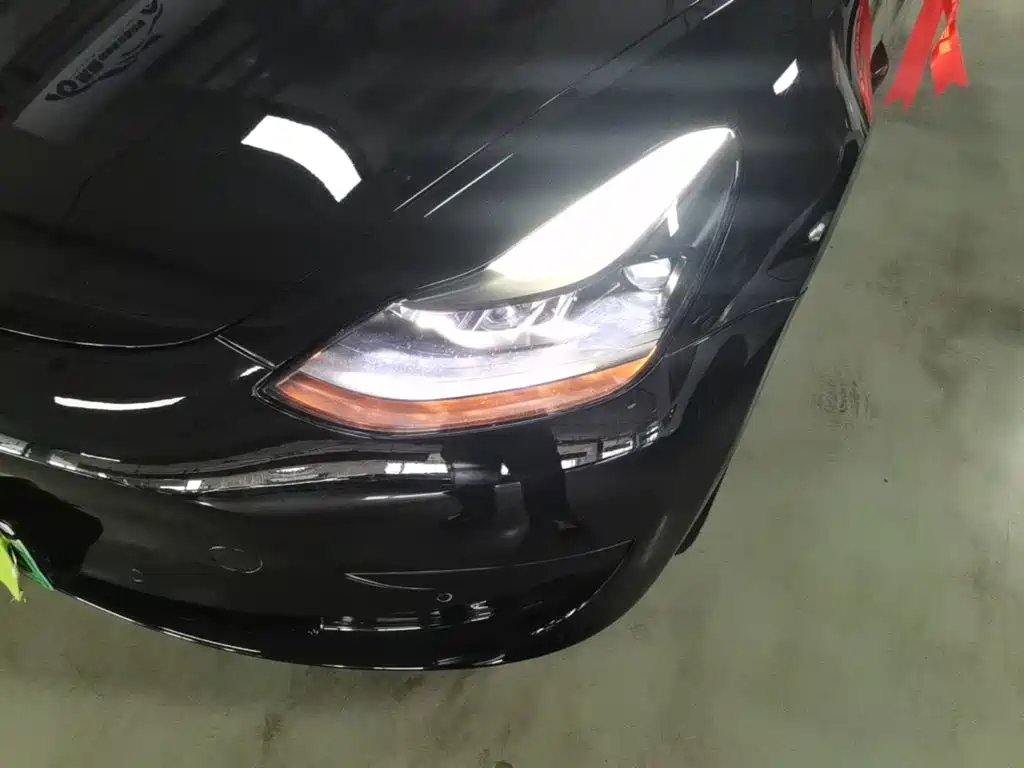Tesla Model 3 — миниатюра 24