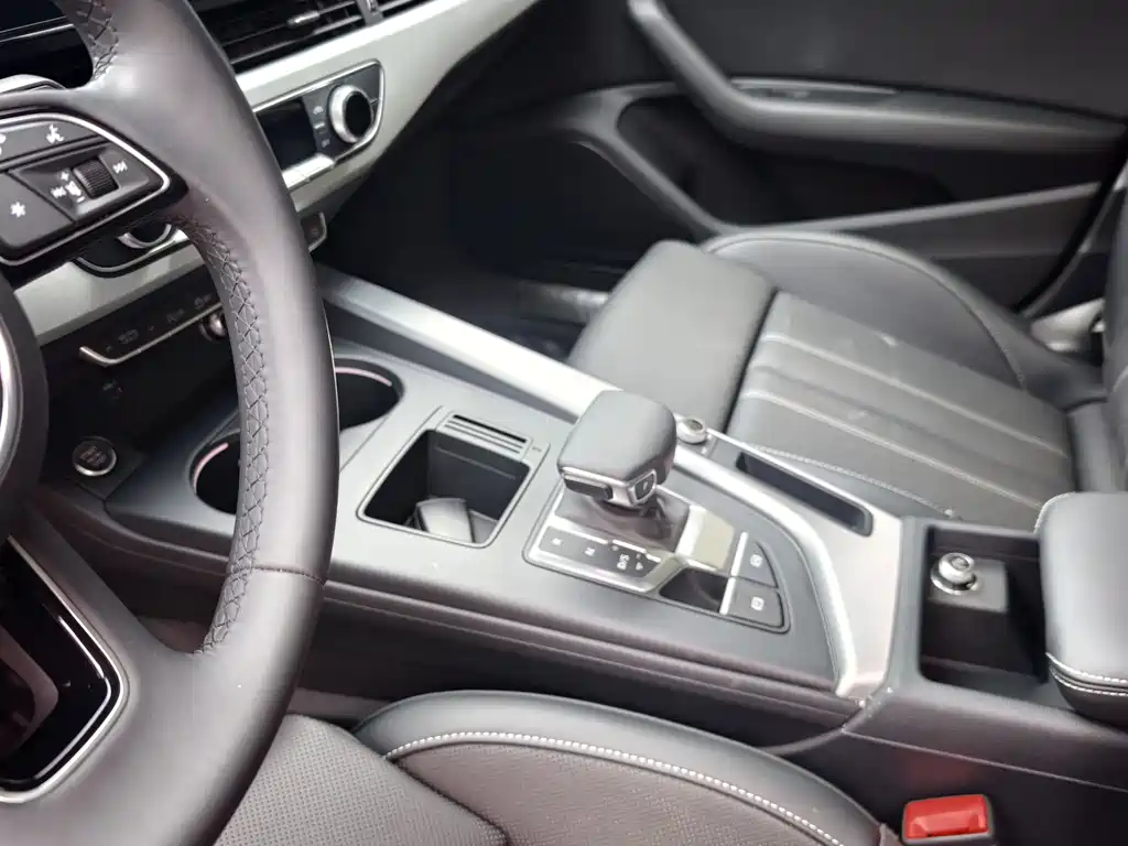 Audi A4L 2025 200 Enjoy 40 TFSI Fashion