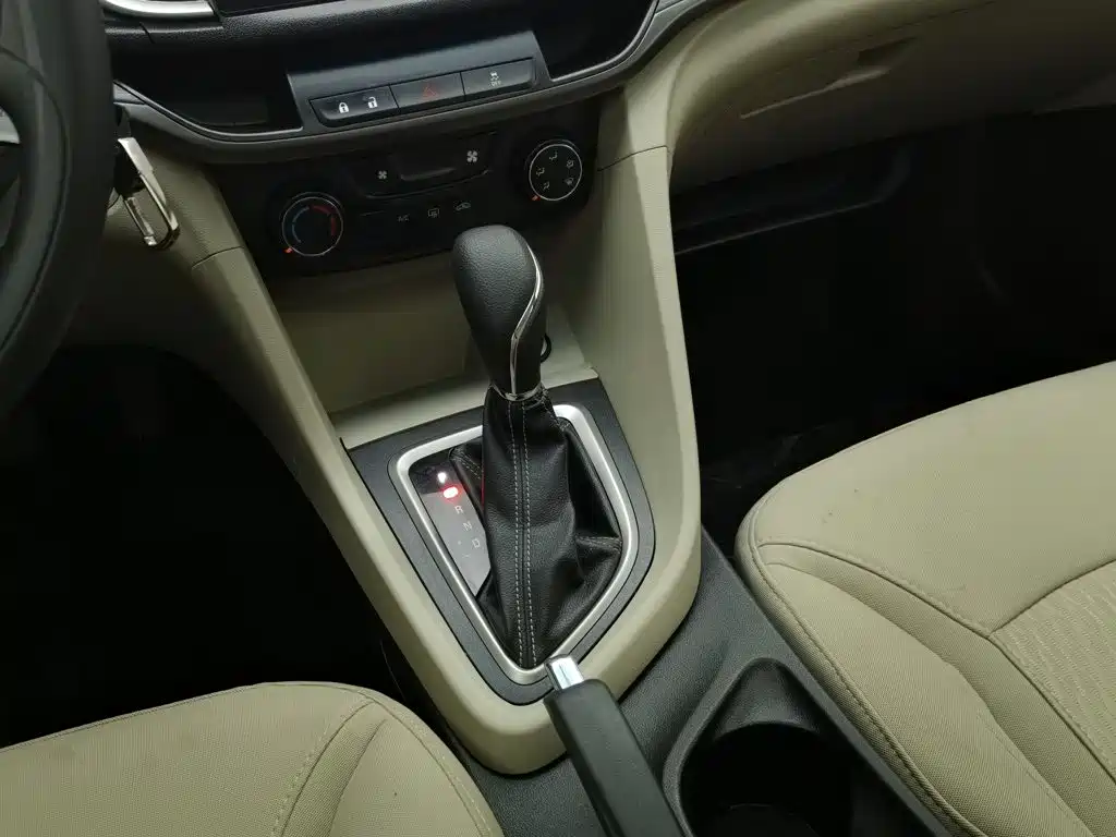 Buick Excelle — миниатюра 13