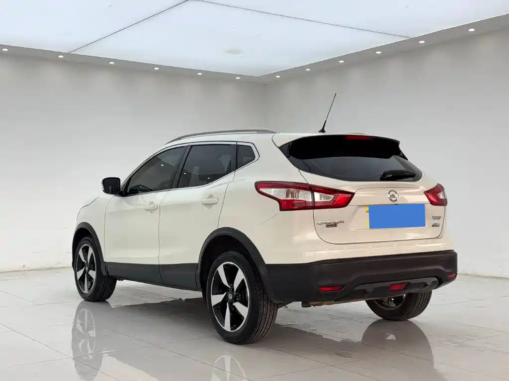 Nissan Qashqai — миниатюра 8