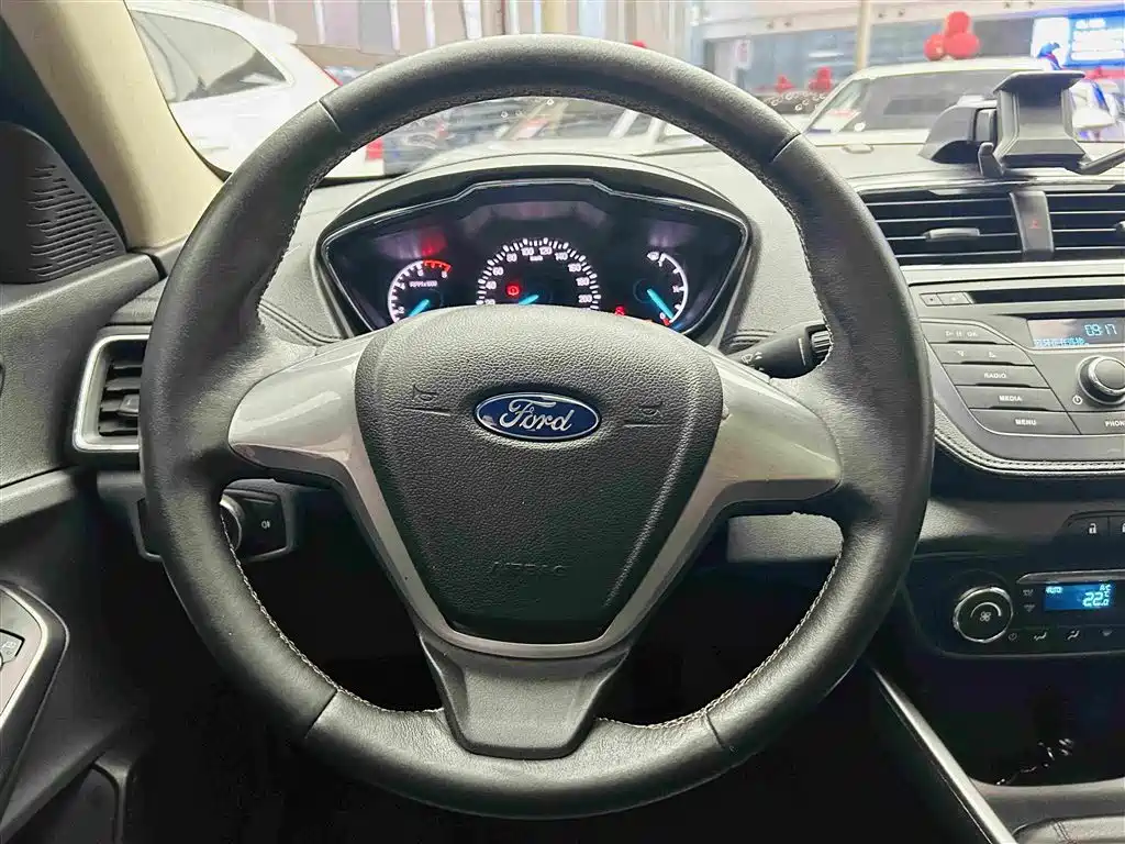 Ford Escort — миниатюра 16