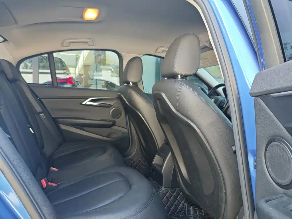 BMW 1 Series — миниатюра 10